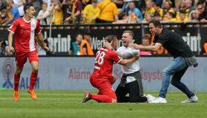 Deutschland: Hierzulande konnte Fortuna Düsseldorf die Rückkehr in die Bundesliga feiern. Der 2:1-Sieg in Dresden am 32. Spieltag sicherte dem Klub von Coach Friedhelm Funkel den Aufstieg.