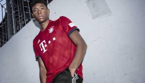 Genauso cool wie Müller präsentiert auch David Alaba das neue Leiberl.