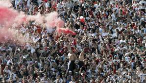 2007 war der Aufschrei groß, als ein 14-Jähriger nach Ausschreitungen ums Leben gekommen war. Daraufhin wurde ein Waffenstillstand per symbolischen Handschlag im Stadion vereinbart, der jedoch nicht von langer Dauer war.