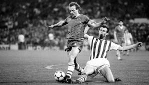 ANDY GRAY: Transfer am 1. Juli 1979 von Aston Villa zu den Wolverhampton Wanderers - Ablöse: 3 Mio. Euro.