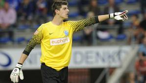 TOR - Thibaut Courtois: Aus der Nähe von Genk stammend, arbeitete sich der Torhüter über alle Jugendklassen bis in die erste Mannschaft des KRC hoch. Bei Atletico und Chelsea erreichte er Weltniveau, heute hütet er den Kasten von Real Madrid.