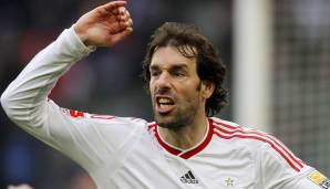 Weil van Nistelrooys Vertrag im Sommer 2010 ohnehin ausgelaufen wäre und Real sein Gehalt einsparen wollte, einigte man sich bereits im Winter auf einen ablösefreien Wechsel zum HSV. Seine Karriere beendete er 2012 schließlich in Malaga.