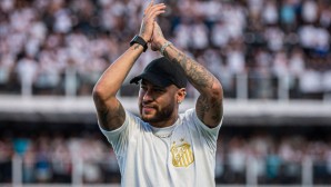 Neymar bei seiner Vorstellung bei Al-Hilal.