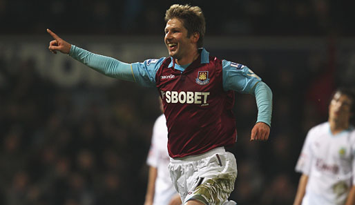 Thomas Hitzlsperger feierte im FA Cup eine gelungene Premiere für West Ham United