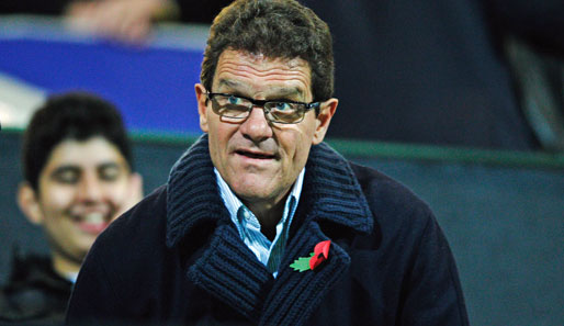 Der englische Nationaltrainer Fabio Capello gerät immer mehr ins Visier der Engländer