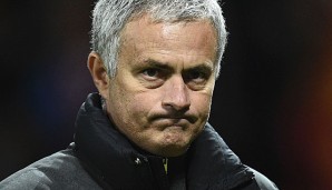 Laut Gary Neville wird Jose Mourinho seine Spieler "mit dem Bus überfahren"