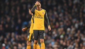 Mesut Özil steht nach der Niederlage gegen Manchester City in der Kritik