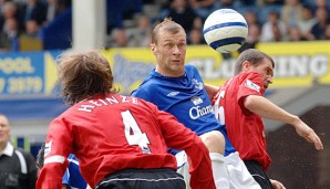 Gabriel Heinze (l.) und Roy Keane (r.) waren beide für ihre harte, ruppige Spielweise bekannt