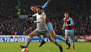 Juan Mata im Zweikampf gegen den FC Burnley