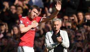 Michael Carrick: Nach 12 Jahren bei Manchester United beendete der Mittelfeldspieler unter Tränen seine aktive Karriere. Der 36-Jährige bleibt den Red Devils aber erhalten. Künftig wird er Mourinho als Co-Trainer zur Seite stehen.