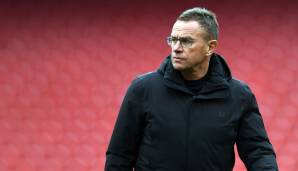 Rangnick soll bei United sechs Monate bis Sommer 2022 als Platzhalter fungieren und anschließend dort für zwei Jahre als Berater fungieren. Auf Rangnick soll dann die große Wunschlösung auf dem Trainerstuhl bei United folgen.