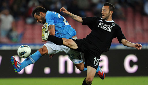 Der Argentinier Ezequiel Lavezzi (l.) spielt künftig für Paris Saint-Germain