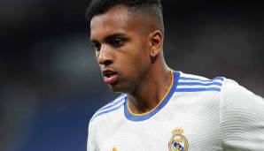 GEWINNER: Rodrygo. Nicht alle in Madrid dürften unglücklich mit dem Ausgang dieser Transfersaga sein. Zum Beispiel Rodrygo. Der Brasilianer ist auf den Außenbahnen zuhause und dürfte ohne Mbappe (deutlich) mehr Bewährungschancen erhalten.