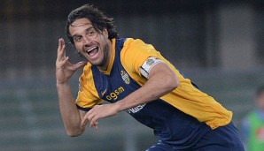 Luca Toni durfte in dieser Saison 22 Mal an seinem Ohr schrauben