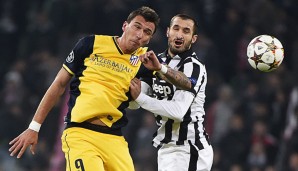 Bald in einem Team: Mandzukic und Abwehrrecke Chiellini