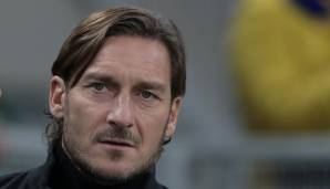 Es dauerte über ein Jahr, bis Totti sein Schweigen brach. "Manchmal ist mir zum Heulen zumute", sagte er im Gespräch mit Luca Toni. Das Vereinsgelände wolle er zudem nicht mehr betreten ...