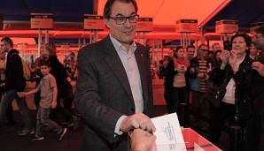 Artur Mas, Präsident von Katalonien, gibt seine Stimme ab