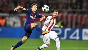 Denis Suarez im Zweikampf im Spiel Piräus in der Champions League