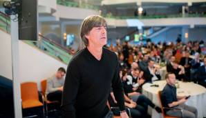 Bundestrainer Joachim Löw wird auch immer wieder gehandelt. Löw treibt derzeit jedoch den Umbruch der deutschen Nationalelf voran und hat sich zum DFB bekannt - mit dem Ziel, bei der EM 2020 mit Deutschland wieder ein anderes Gesicht zu zeigen.