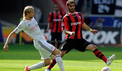 Halil Altintop (r.) hat bei Trabzonspor einen Vertrag bis 2014 unterschrieben