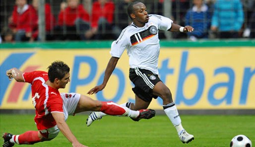 Savio Nsereko (r.) wurde mit Deutschlands U 19 im Jahr 2008 Europameister