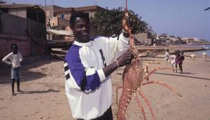 1991: Nii Lamptey (Ghana). Der offensive Mittelfeldspieler galt als eines der größten Talente der Fußballgeschichte. Der "afrikanische Pele" wurde aufgrund einer Beraterabhängigkeit in jungen Jahren von Klub zu Klub gereicht. Eine verschenkte Karriere.