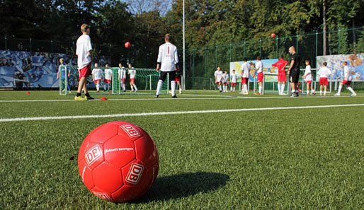 22 Jugendliche durften beim DB Fußball Camp auf dem Gelände von 1899 Hoffenheim trainieren