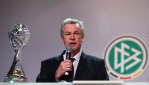 Ottmar Hitzfeld ist ein Fan der Mega-WM