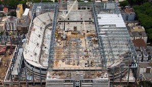 Beim Anblick des WM-Stadions von Curitiba möchte man kaum an eine Übergabe im Februar glauben