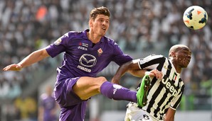 Mit dem AC Florenz steht Mario Gomez (l.) im Achtelfinale der Champions League