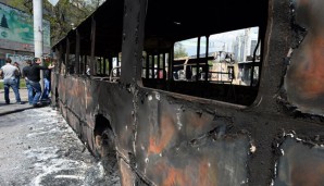 Meherer Busse wurden während eines Streiks in Rio de Janeiro beschädigt