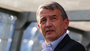 Wolfgang Niersbach möchte sich ein eigenes Bild zur Lage machen