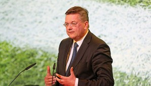 Reinhard Grindel fordert Russland zur Lösung ihrer massiven Probleme auf