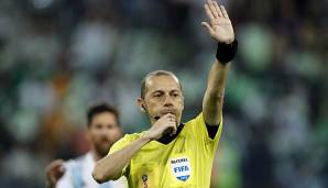 Cüneyt Cakir pfeift das WM-Halbfinale zwischen Kroatien und England.