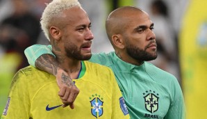 Nach dem Aus gegen Kroatien: Dani Alves (r.) spendet Neymar Trotz.