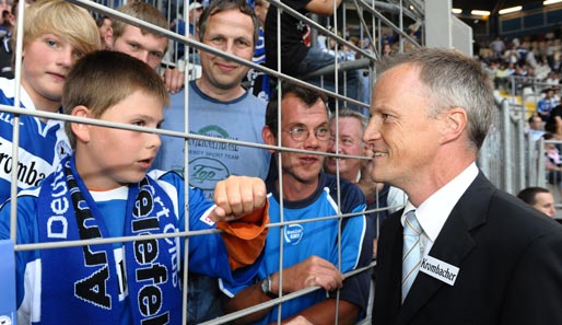 Hat in nächster Zeit viel Arbeit: Arminia Bielefelds Finanz-Geschäftsführer Heinz Anders (r.)