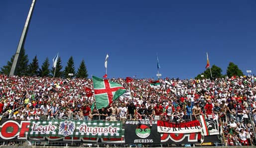 Augsburger Fanblock im alten Rosenau-Stadion