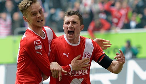 Die Spieler von Fortuna Düsseldorf müssen sich an einen neuer Trikot-Sponsor gewöhnen