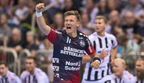 Lasse Svan bejubelt einen Treffer für die SG Flensburg-Handewitt gegen THW Kiel.