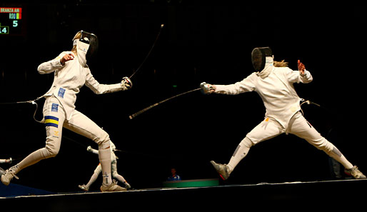 Britta Heidemann (r.) konzentriert sich auf die Olympiade in Londion 2012