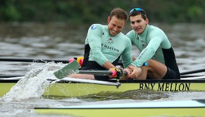 Ali Abbasi (Rechts) im Boot der Universität Cambridge