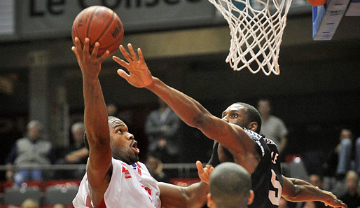 Jerome Tillman (l.) verlässt den Mitteldeutschen BC