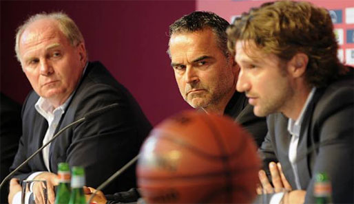 Die Lenker des FC-Bayern-Basketball: Uli Hoeneß, Dirk Bauermann, Marko Pesic (v.l.)