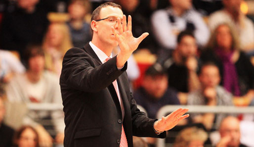 Die Brose Baskets um Trainer Chris Fleming holten den Champions Cup gegen Braunschweig