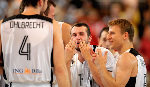 Heiko Schaffartzik (r.) und das DBB-Team erreichten souverän die EM-Qualifikation