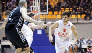 Alessandro Gentile (r.) führte Milan zum Sieg gegen Bamberg