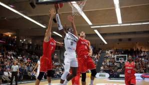 Dennis Schröder führte die deutsche Mannschaft zum Sieg im ersten Spiel beim Supercup.