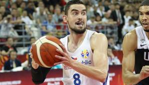 Tomas Satoransky (Tschechien): 33,2 Minuten, 15,5 Punkte, 5,6 Rebounds, 8,8 Assists, 44,6 Prozent FG, 48,1 Prozent Dreier. Sein Spiel strotzt vor Intelligenz, es macht einfach Spaß, ihm zuzusehen. Auf Guard war die Konkurrenz aber viel zu groß.