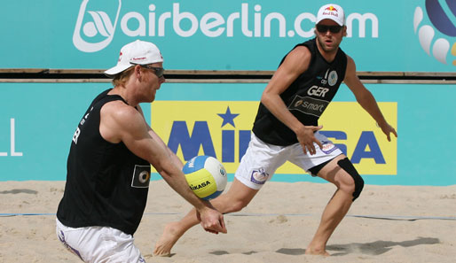 Jonas Reckermann (l.) und Julius Brink mit Bronze-Medaille in Stavanger