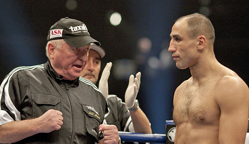 Arthur Abraham (r.) musste von Trainer Ulli Wegner (l.) harte Kritik einstecken